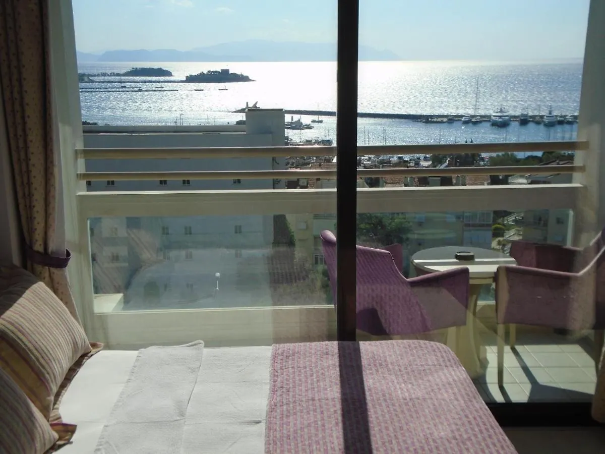 Esat Hotel Kusadasi 3*,