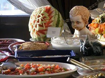 Esat Hotel Kusadasi 3*,