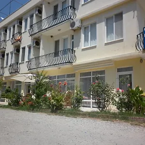 Oezguer Hotel Otel Fethiye